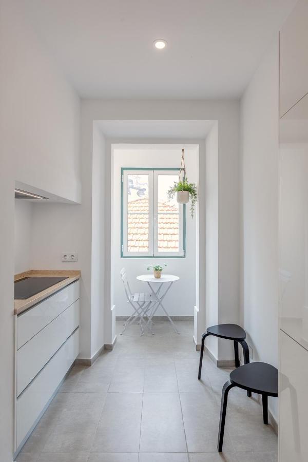 Sunny House - Bright 2 Bedroom Apartment W/ Office Lissabon Buitenkant foto