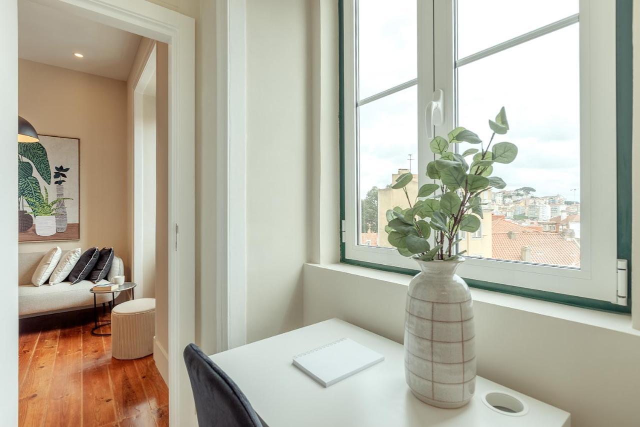 Sunny House - Bright 2 Bedroom Apartment W/ Office Lissabon Buitenkant foto