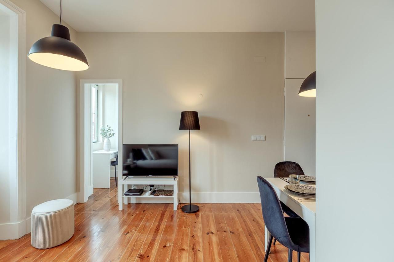 Sunny House - Bright 2 Bedroom Apartment W/ Office Lissabon Buitenkant foto